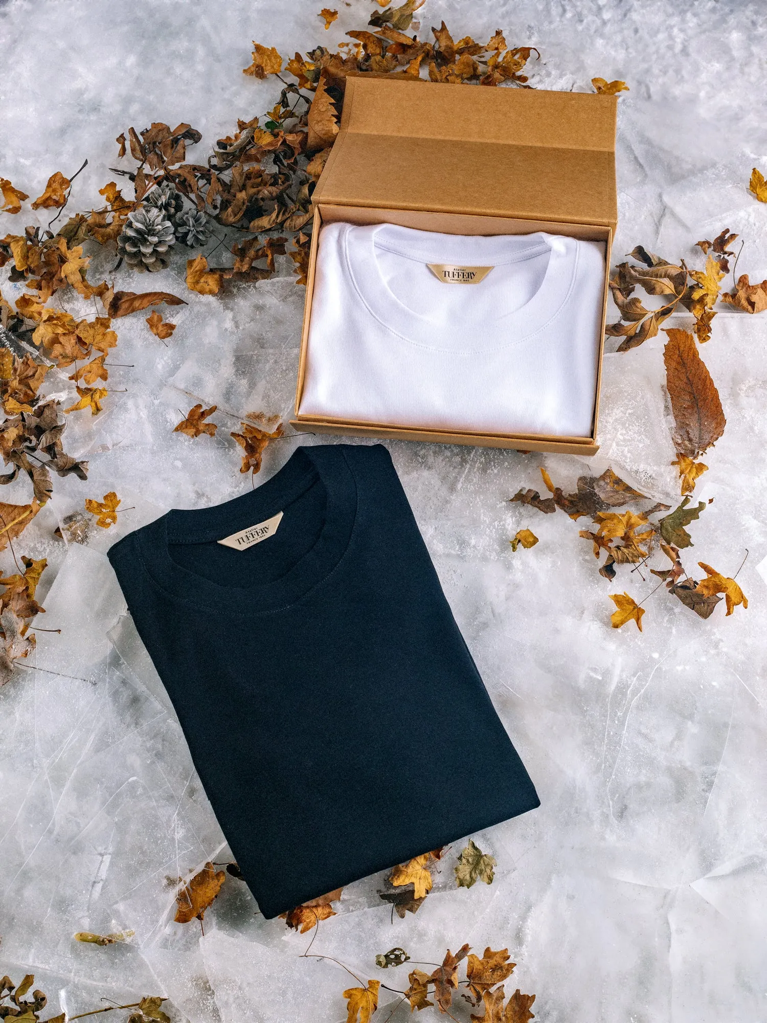 Deux T-shirts Femme Noir/Blanc - Coffret Cadeau