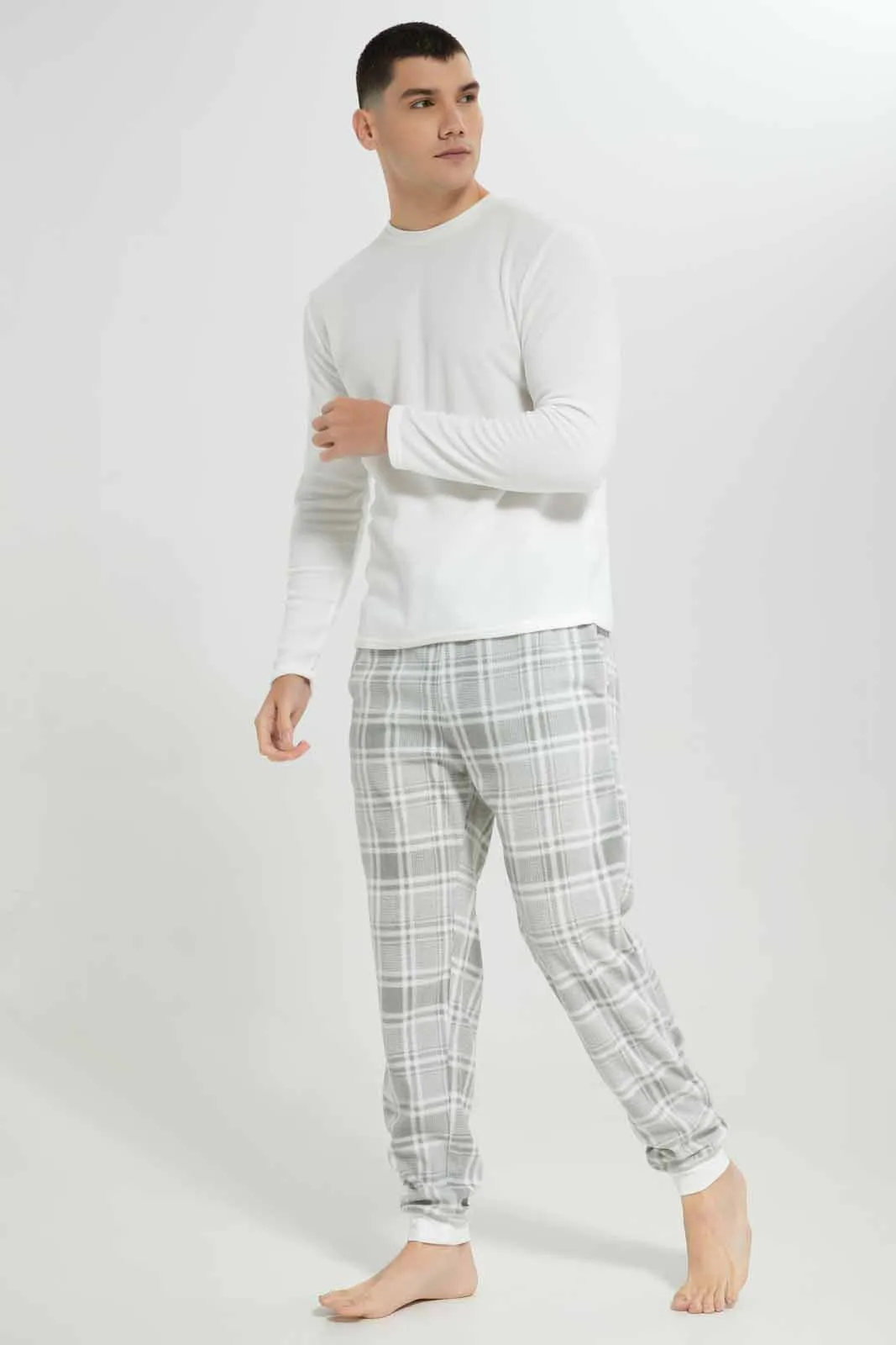 Men White And Grey Checkered Pyjama Set (2 Piece)