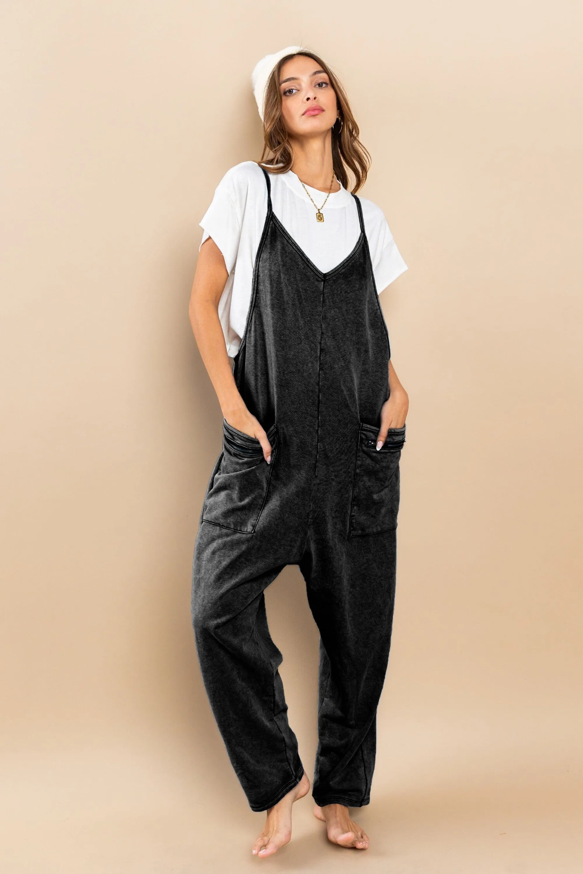Mineral Wash Terry Harem in Black